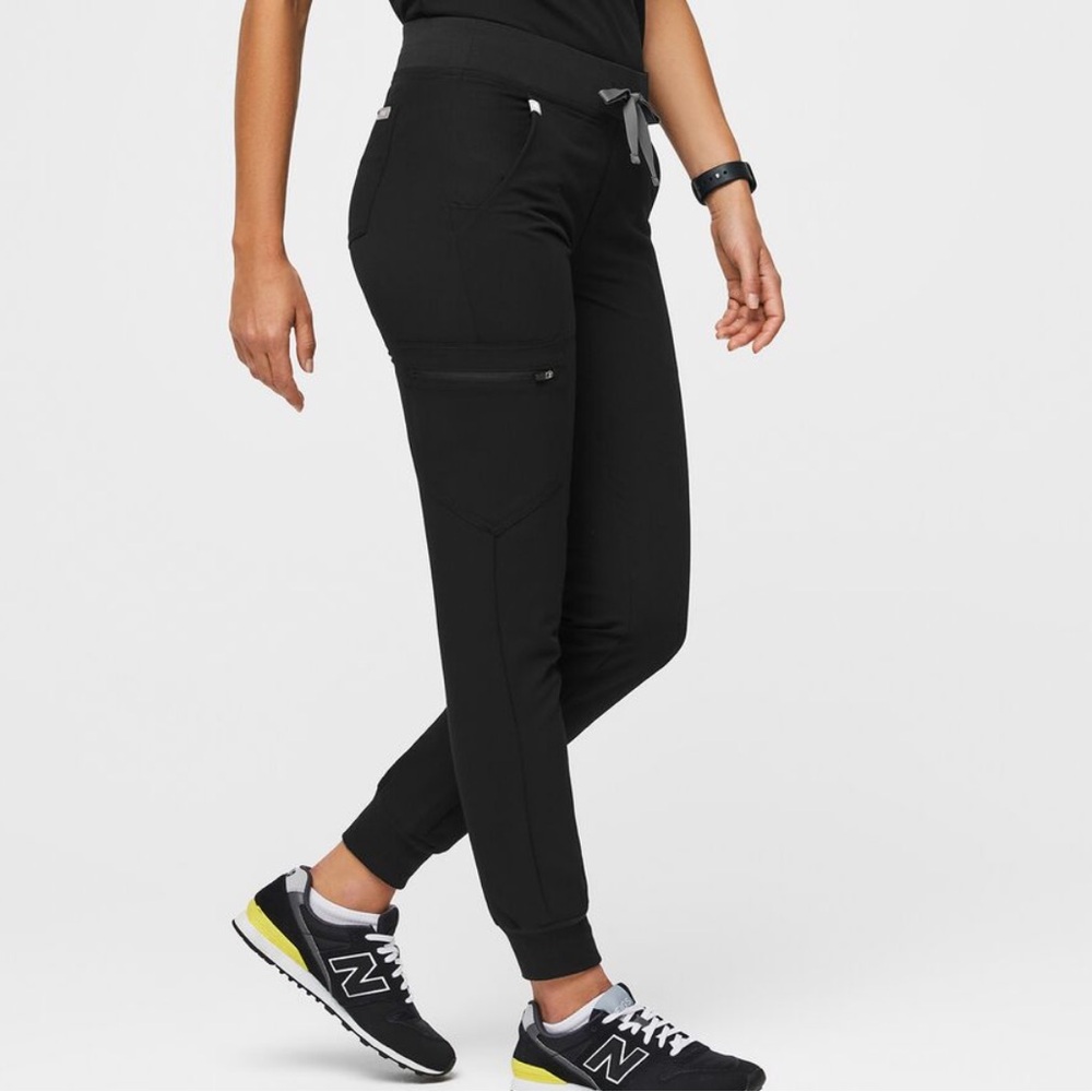 FIGS Zamora Jogger Scrub Pant